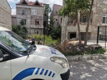 Süt dolu kovaya düşen bebek yaşam mücadelesini kaybetti