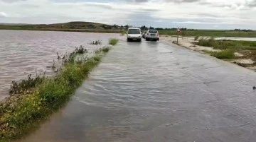 Tarım arazileri sel suları altında kaldı