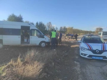 Tarım işçisi taşıyan araçlar denetlendi