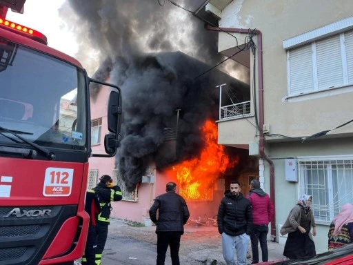 Tokat'ta yangında evde uyuyan baba ve 3 yaşındaki oğlu dumandan etkilendi