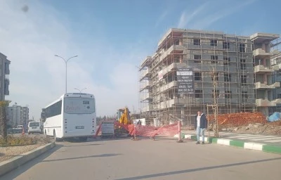 Beşevlerde Trafik Tek Şeritten Sağlanıyor