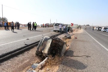 TRAKTÖRÜN İKİYE BÖLÜNDÜĞÜ FECİ KAZADA 1 ÖLÜ, 3 YARALI