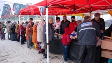 TÜRGEV Kardeşlik Sofrası Nurdağı'nın misafiri oldu