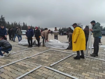 Ülkü Ocakları Depremzedelerin Yanında