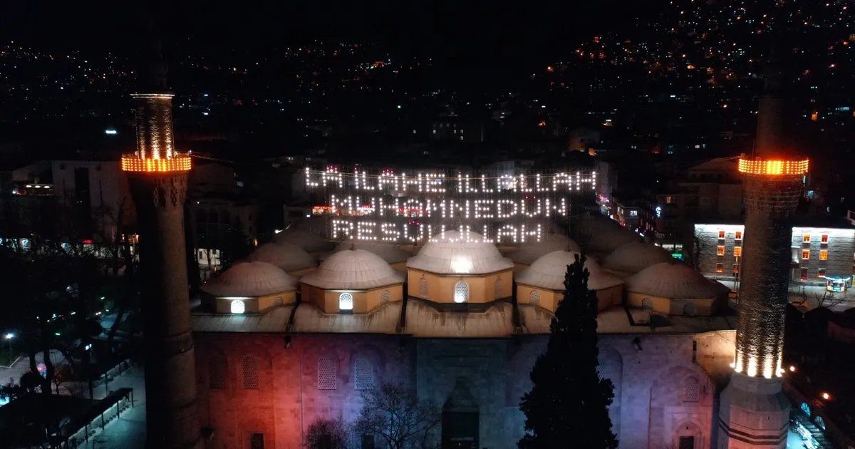 Ulu Cami'nin Ramazan mahyası değişti