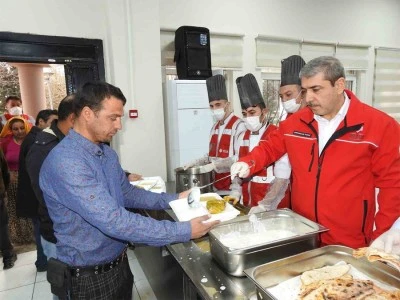 Vakıflar Bölge Müdürlüğünden günde 3 bin kişiye iftar