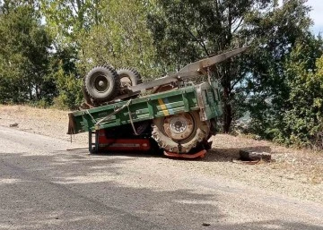 Virajı alamayan traktör devrildi: 1 ölü, 2 yaralı