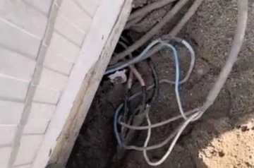 Yer altına kaçak elektrik şebekesi çekmişler