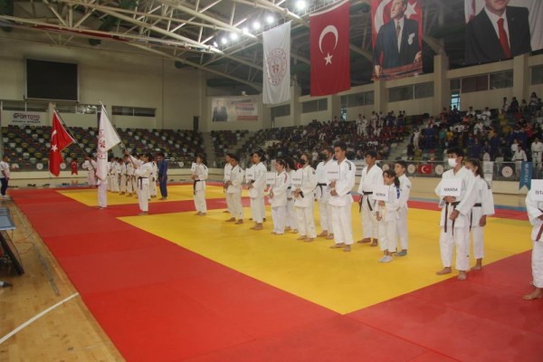 YILDIZLAR JUDO TURNUVASI KİLİS'TE BAŞLADI