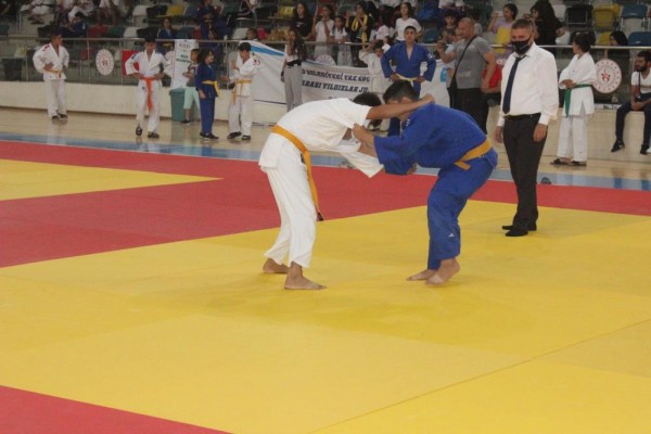 YILDIZLAR JUDO TURNUVASI SONA ERDİ