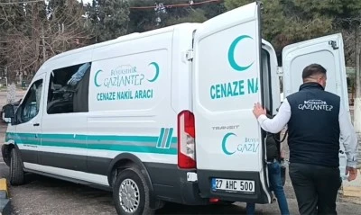 Yolun karşısına geçmek isterken otomobilin çarptığı genç kız kurtarılamadı